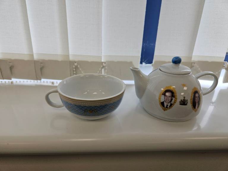 Royal Wedding Commemorative Teapot and Cup Set - As Good As New