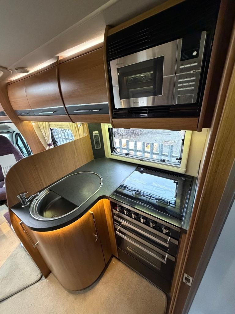 Auto Trail Frontier Delaware 4 berth 2013 **AUTO**GREAT CONDITION**