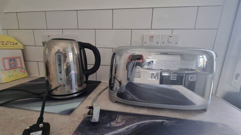 SMEG toaster + Russell Hobbs kettle BUNDLE