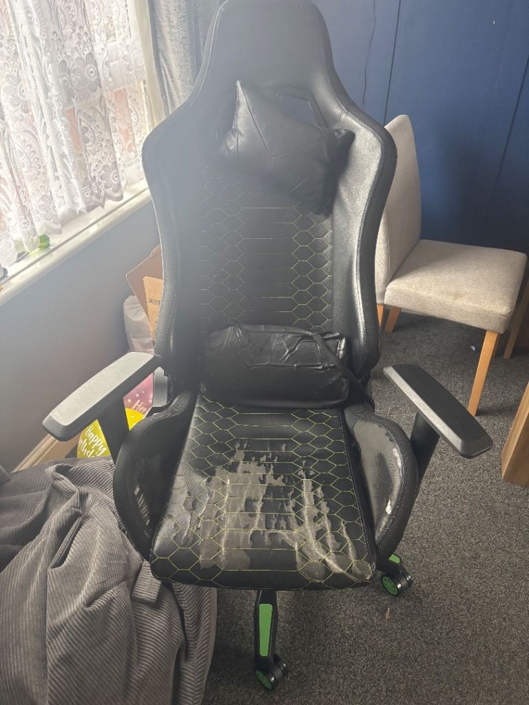 Freebie gaming chair
