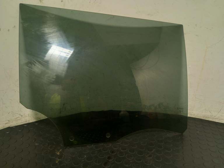 Peugeot 2008 Window Glass O/S 2019-2025 Rear Rh 9825586580