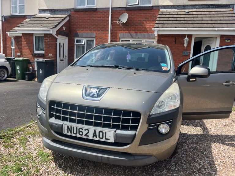 Peugeot, 3008, Hatchback, 2012, Semi-Auto, 1560 (cc), 5 doors