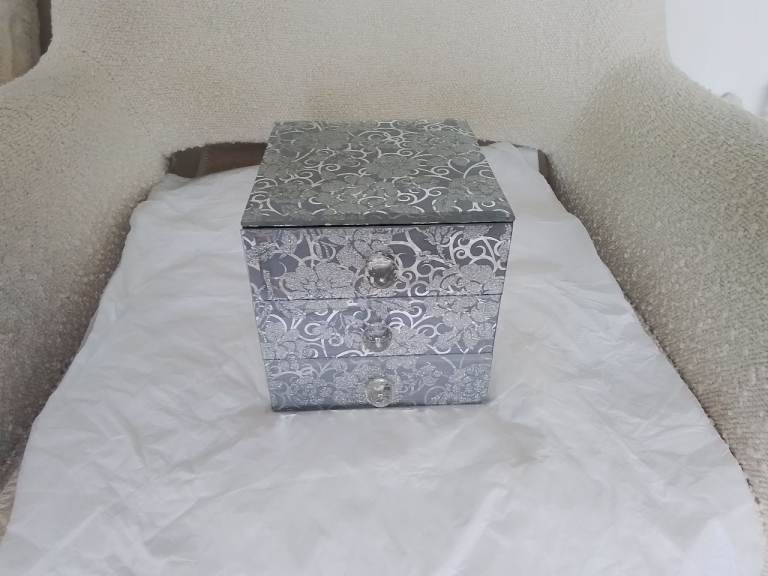 Jewellery Box Small Mirrored with Floral Etched Design & 3 Drawers 