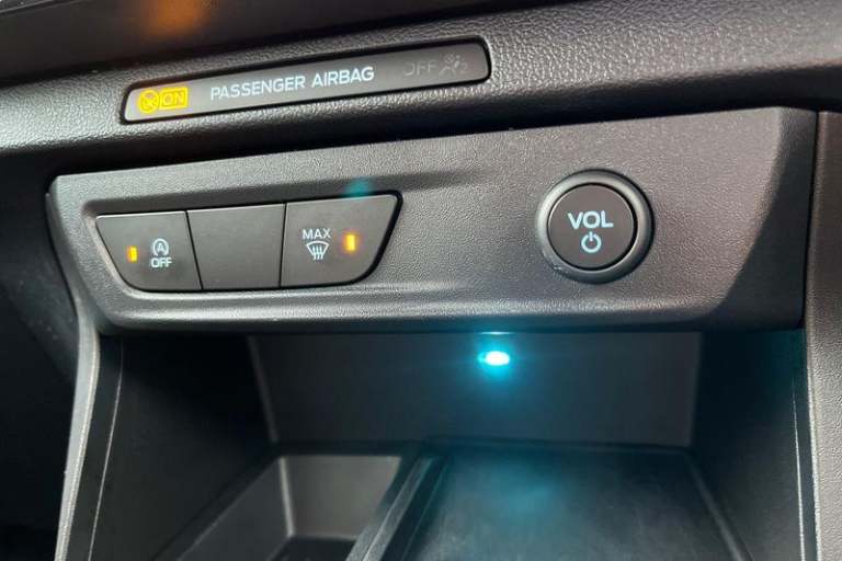 2025 Ford Puma 1.0 EcoBoost Hybrid mHEV ST-Line 5dr DCT ** Sync 4 - Bluetooth / USB Connec Hatchb...