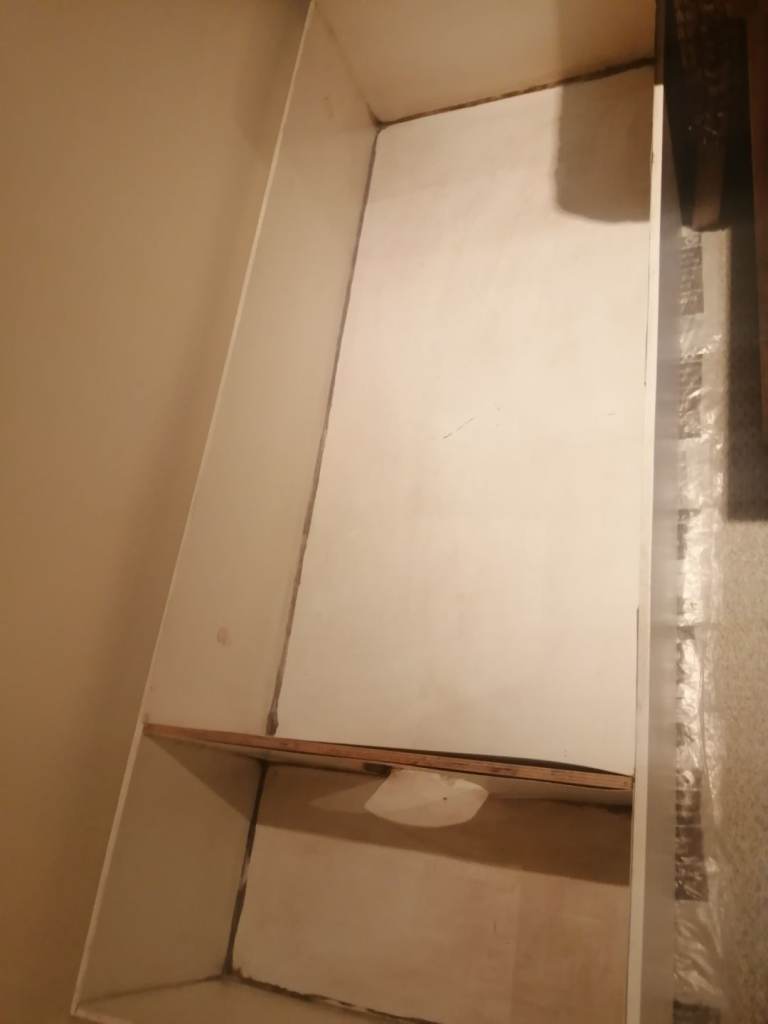 5ftx2ft white plywood tortoise table