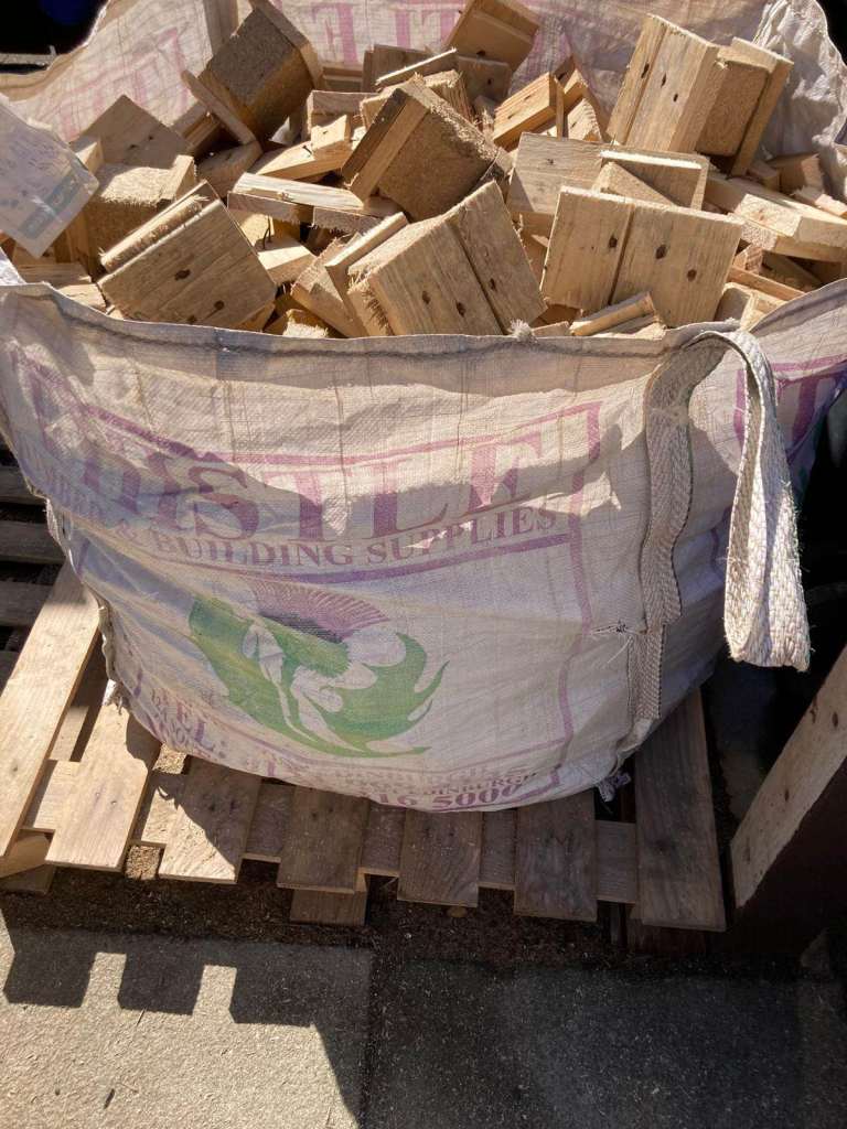 WOOD Bulk Bag Full of Cut Up Pallets & Off Cuts other Wood. Ideal Log Burner/Fire Pit (Free to View)