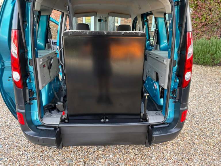 2010 Renault Kangoo 1.6 Extreme 5dr Auto MPV Petrol Automatic
