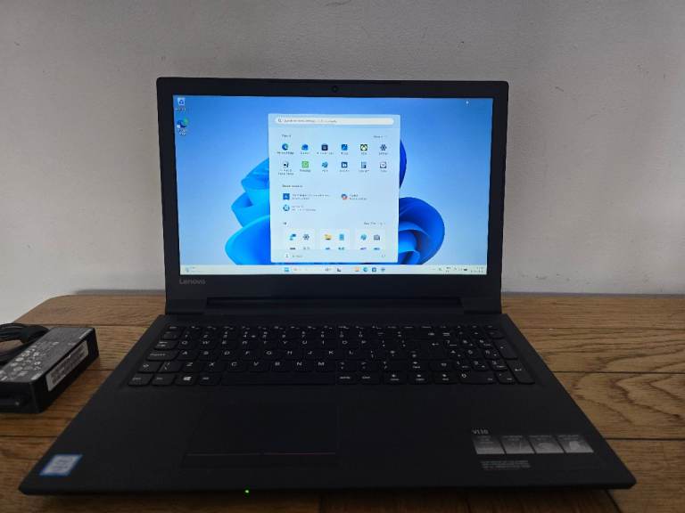Lenovo i3 Laptop 15.6" full hd 1080p 128GB Ssd 8GB DDR4 RAM Win 11