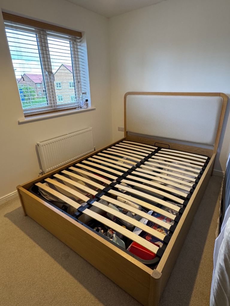 Solid Oak Ottoman King Size Bed Frame – Stunning Condition