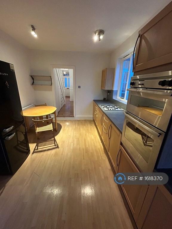 3 bedroom house in Richmond Road, Thornton Heath, CR7 (3 bed) (#1618370)