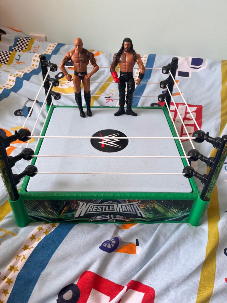 WWE Bloodlines Rules Playset Ring and 2 Action Figures 