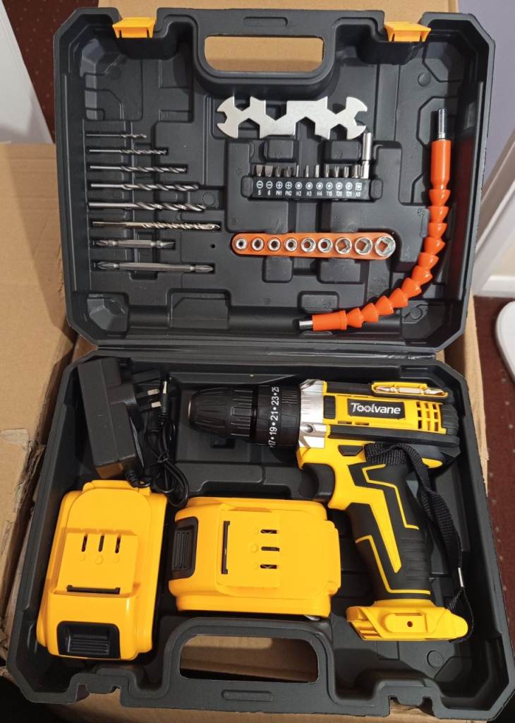 New Cordless Drill Machine with 2x Battries and Tools