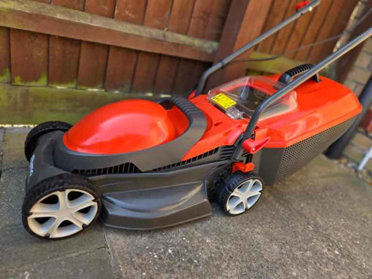 Flymo Chevron 32VC Electric Lawnmower