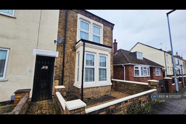 3 bedroom house in Harris Street, Peterborough, PE1 (3 bed) (#2775201)