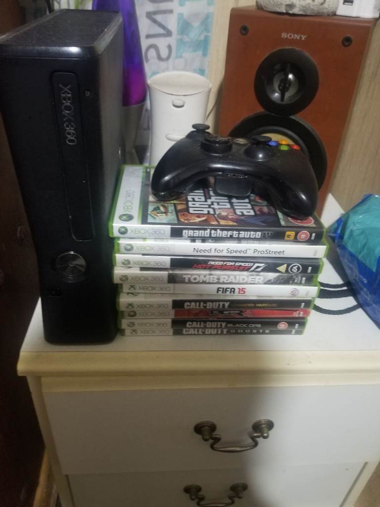 Xbox 360 Console with Controller and Games – Good Condition