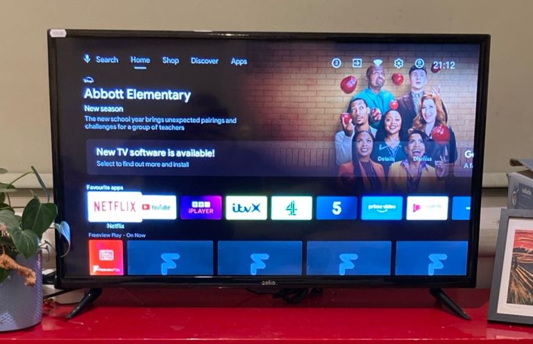 Cello C3220G 32 Inch HD Ready Smart Android TV. Excellent condition. With remote