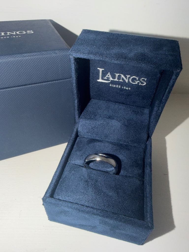 Laings Platinum Wedding Band