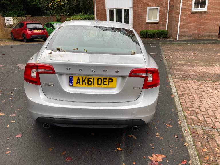 VOLVO S60 2 .4 SE LUX D5 AUTO 4 DOOR SALOON (2011)