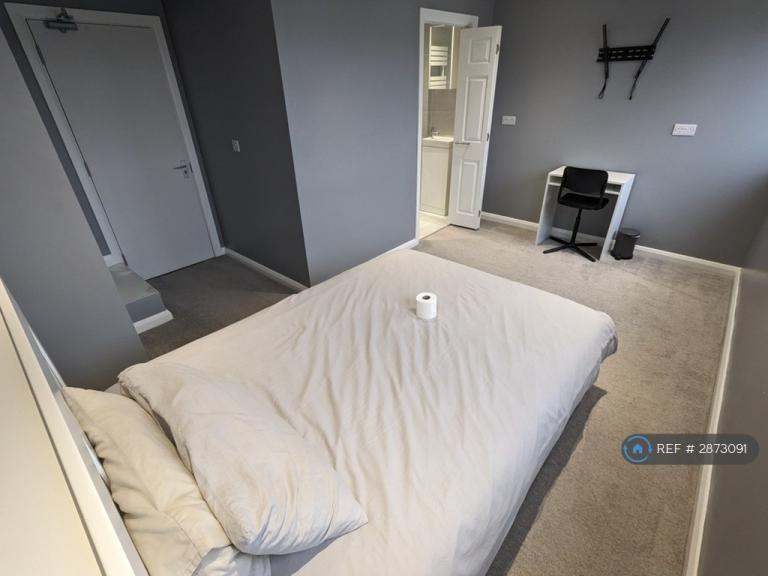 1 bedroom in Somerton Close, Bridgwater, TA6 (#2873091)