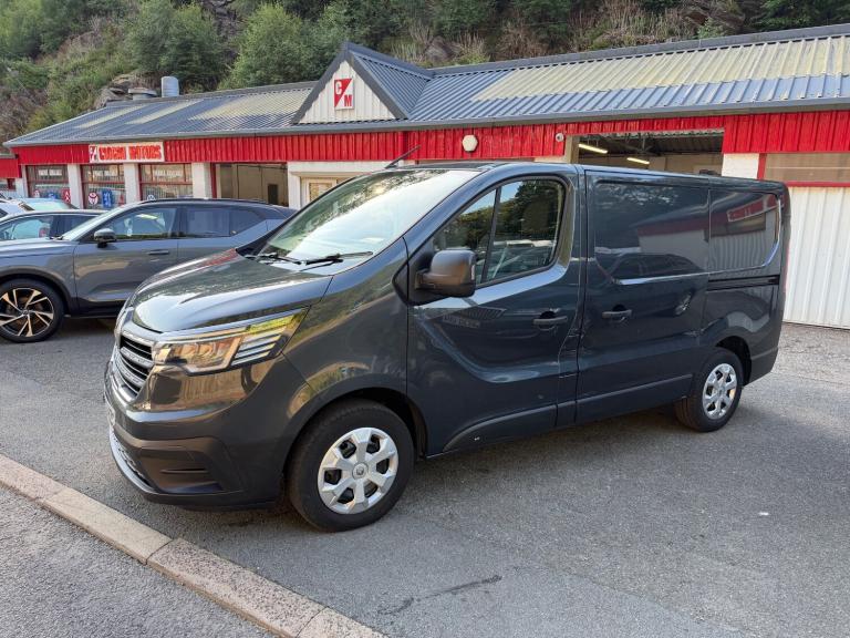 2022 Renault Trafic SL28 Blue 2.0 dCi 130 Business Van Metallic Grey Good Spec Low Mileage Van PA...