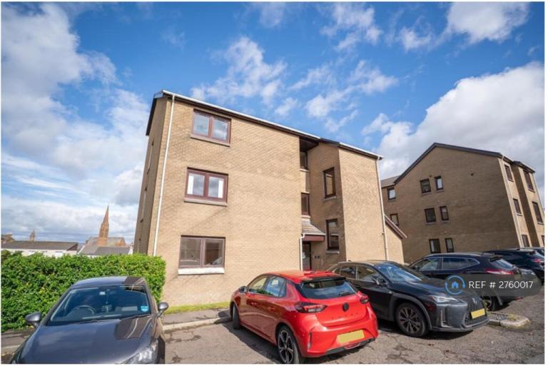1 bedroom flat in Kelburn Court, Largs, KA30 (1 bed) (#2760017)