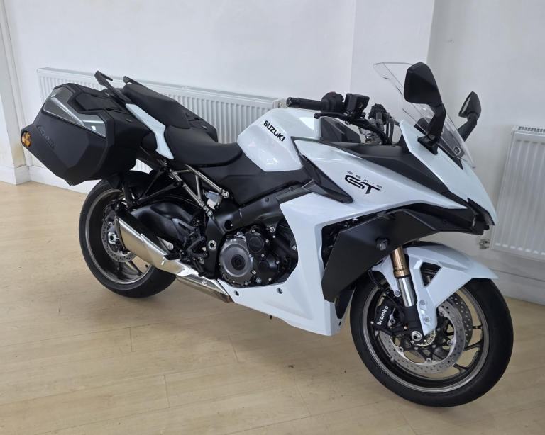 Suzuki GSX-S1000GT + Plus
