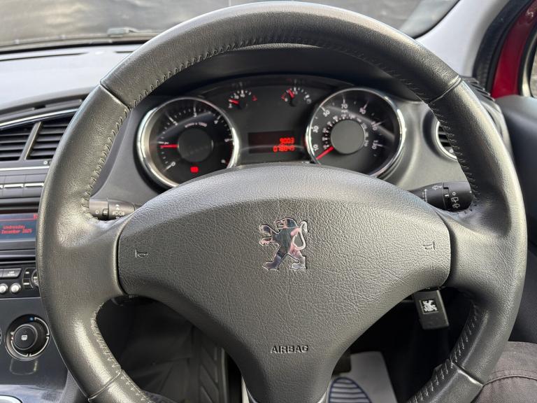 2011 Peugeot 5008 1.6 HDI FAP 112 Family Estate Diesel Manual