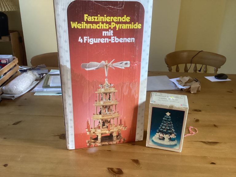 4 tier Christmas Pyramid, China Christmas tree.