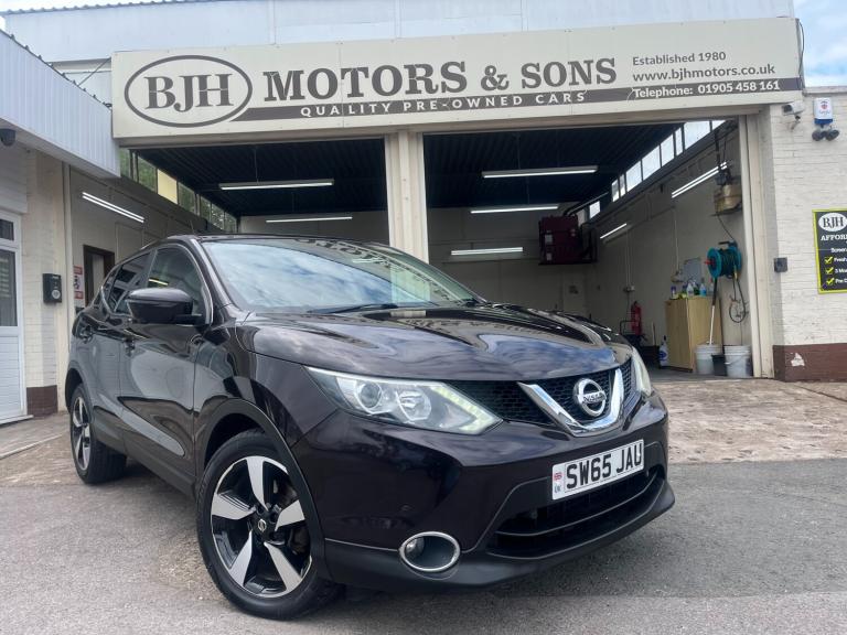 2015 Nissan Qashqai Nissan Qashqai 1.5 dCi N-Tec 5dr HATCHBACK Diesel Manual