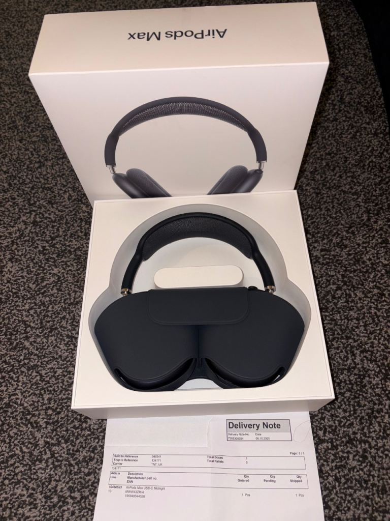 Apple headphones max USBC midnight blue