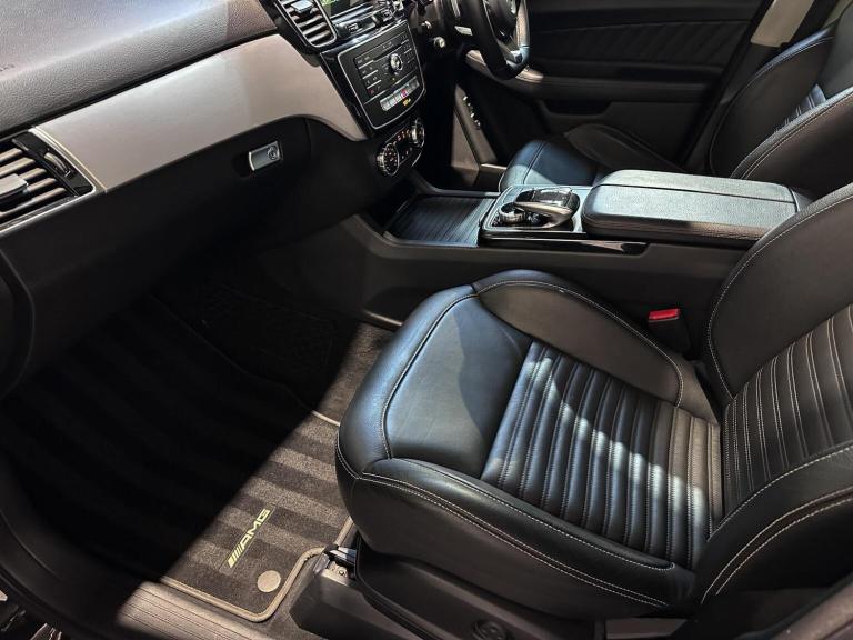 MERCEDES-BENZ GLE CLASS 3.0 GLE350d V6 AMG Line (Premium) G-Tronic 4MATIC Euro