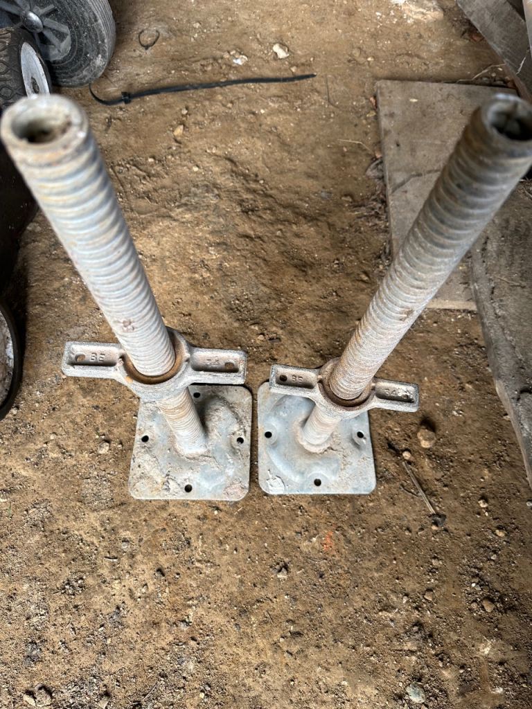 Adjustable Scaffolding Screw Jacks