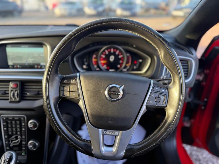 2016 Volvo V40 T2 [122] R DESIGN 5dr Geartronic HATCHBACK Petrol Automatic