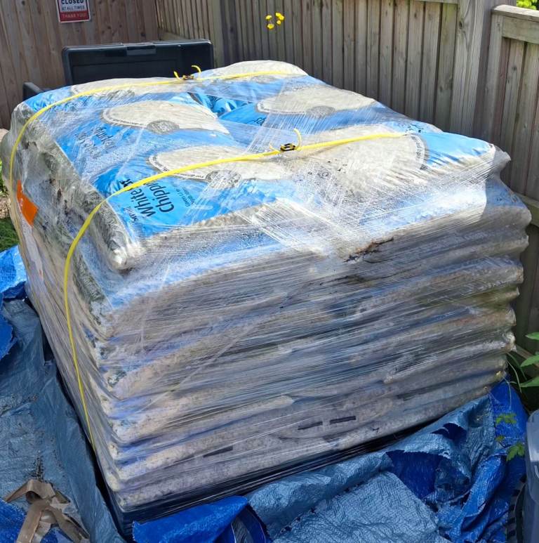 White spar chippings