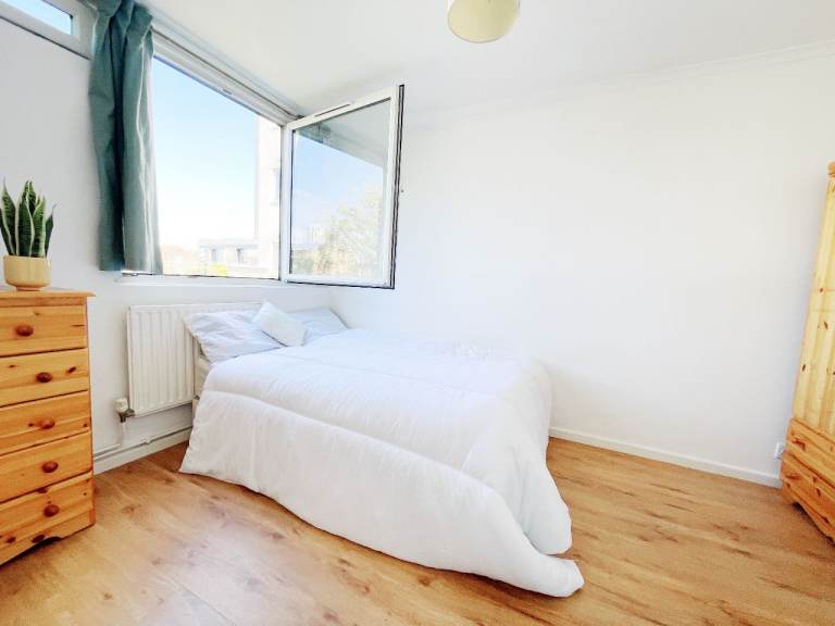 🏡 DOUBLE ROOM AVAILABLE IN HAMMERSMITH — BILLS INCLUDED ✅