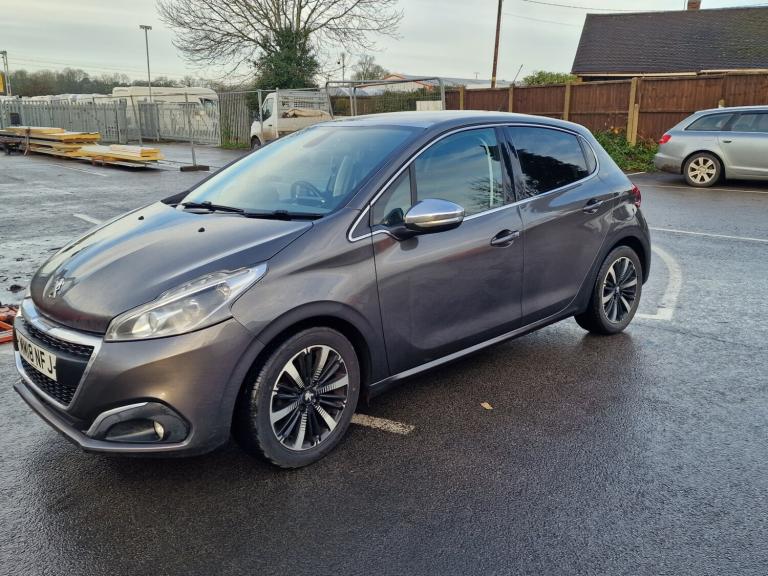 2018 Peugeot 208 1.2 PureTech Allure Premium 5dr [Start Stop] HATCHBACK Petrol Manual