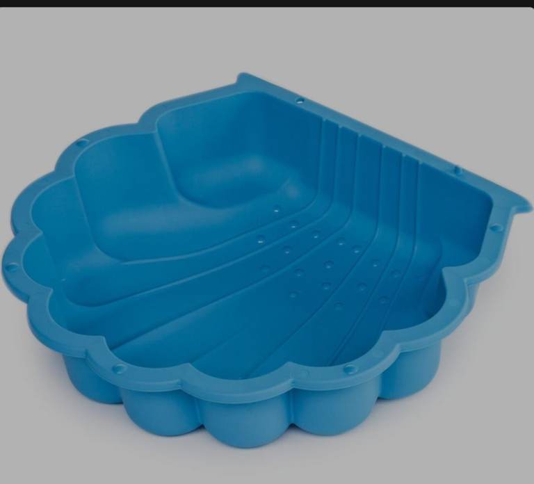 Shell sandpit