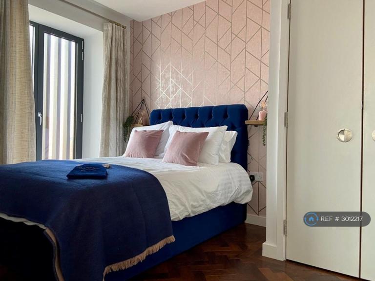 2 bedroom flat in Local Blackfriars, Salford, M3 (2 bed) (#3012217)