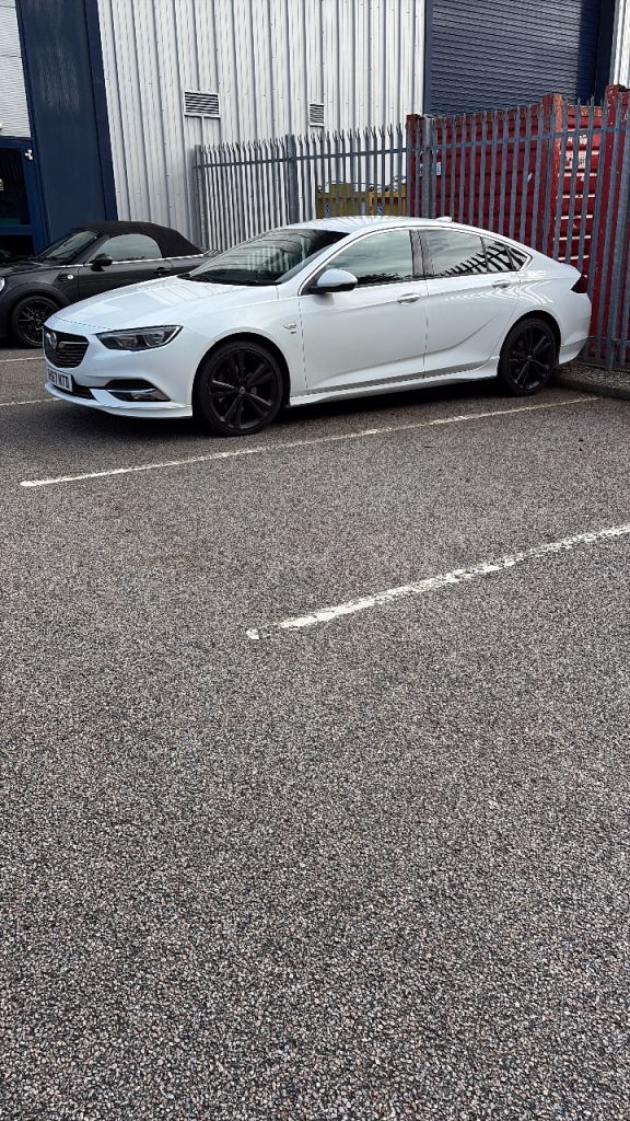 Vauxhall, INSIGNIA, Hatchback, 2017, Manual, 1956 (cc), 5 doors