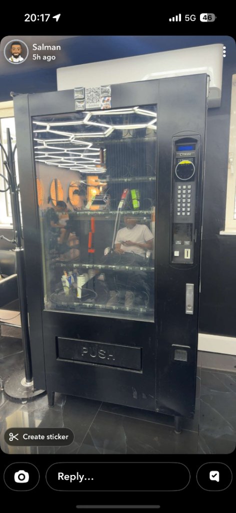 Vending machine GOOD CONDITION accepts card and coins and refrigerated 