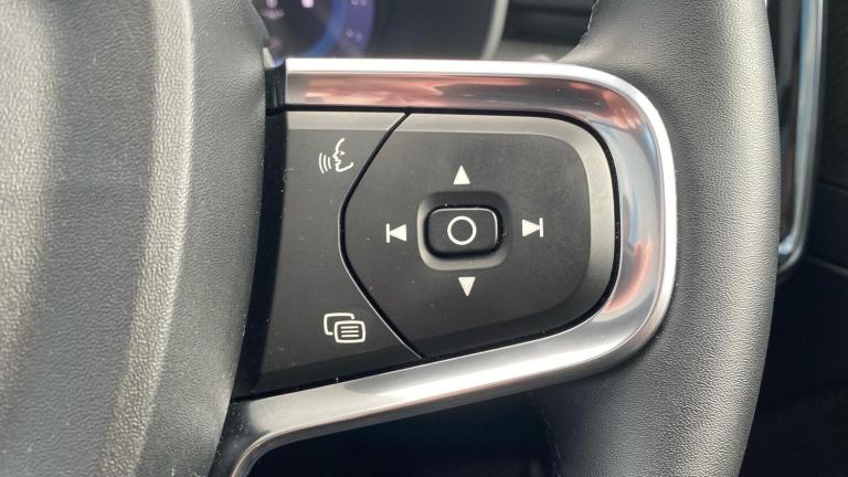 2024 Volvo XC40 2.0 B3 MHEV Ultimate SUV 5dr Petrol Hybrid DCT Auto Euro 6 (s/s) (163 ps) ESTATE ...