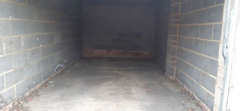 SINGLE LOCK UP GARAGE FOR RENT IN HARLOW ESSEX CM18 7QW