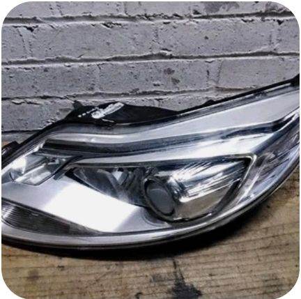 Ford Focus Mk3 10-15 Passenger Left Xenon Headlight Chrome Background.
