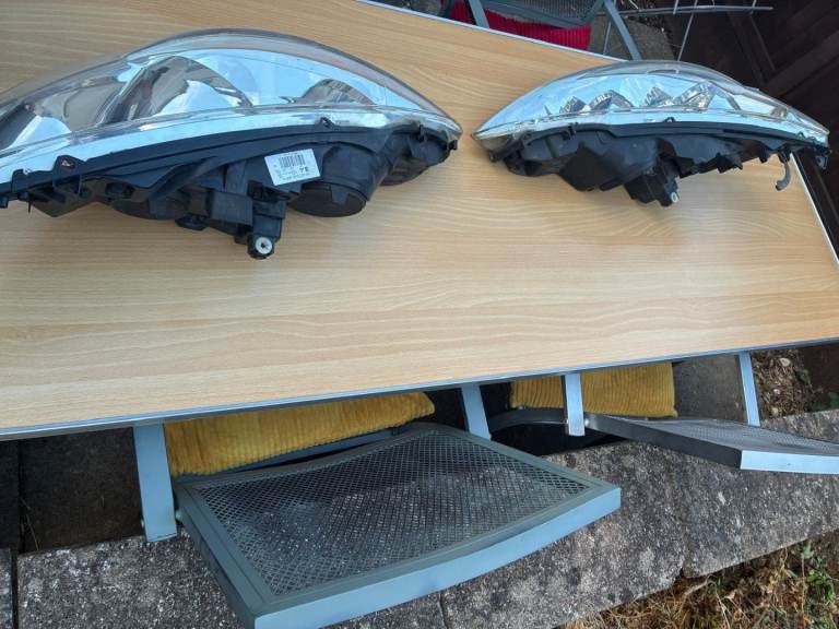 Peugeot RCZ Headlights