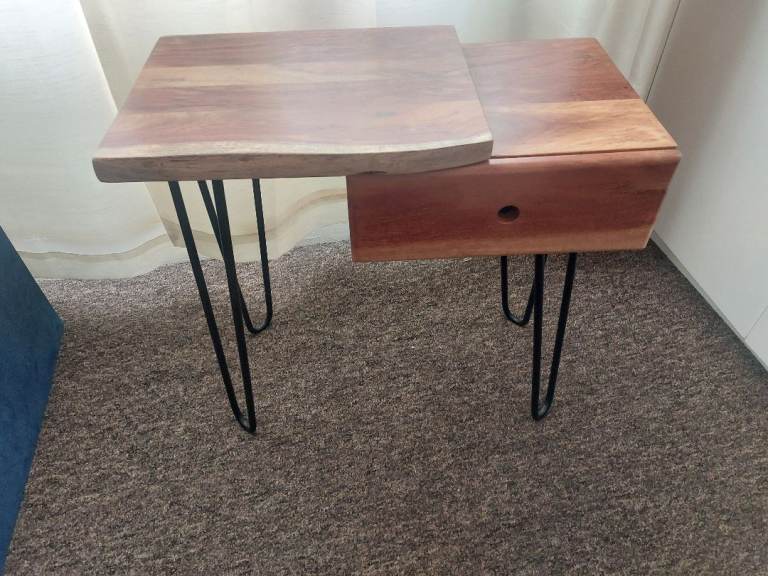  Small Bed Side Table / Coffee Table 