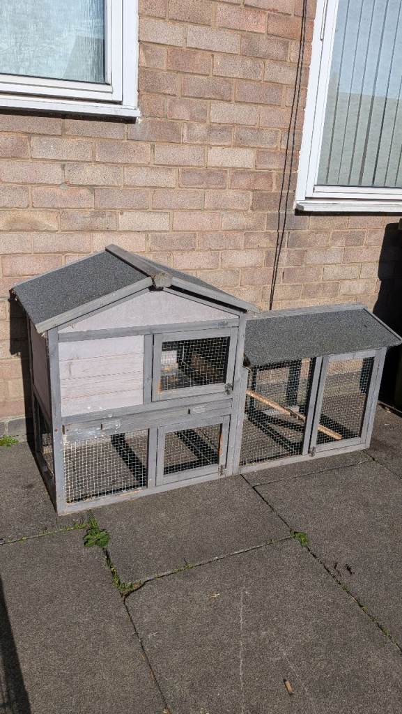 Rabbit / guinea pig hutch 