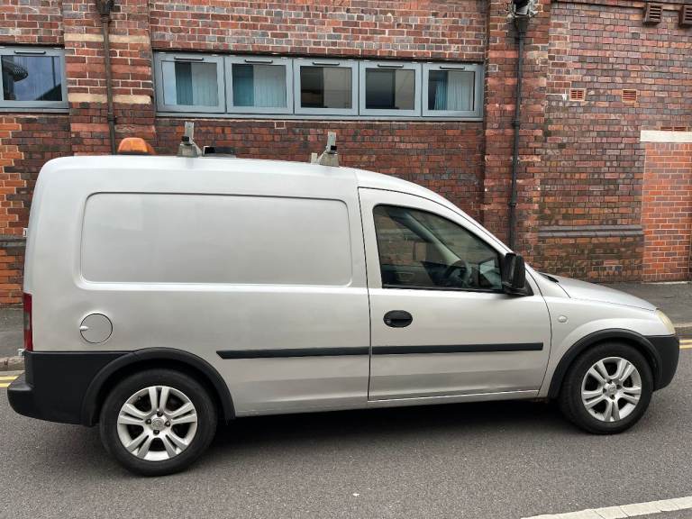 VAUXHALL COMBO VAN 1.3 CDTI DIESEL *ROOF RACK + FLASHING BEACON + SIDE LOADING DOOR* STAR SILVER