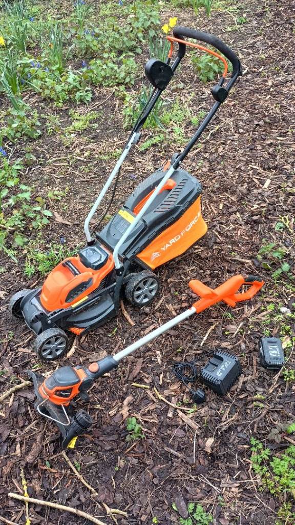 YARDFORCE (cordless) Lawnmower + strimmer ( garden tools ) 