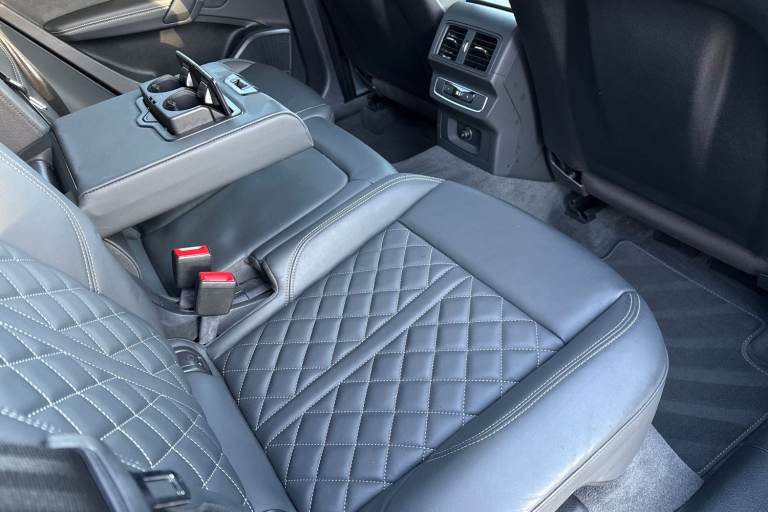 2022 Audi Q5 Edition 1 40 TDI quattro 204 PS S tronic SUV DIESEL Automatic