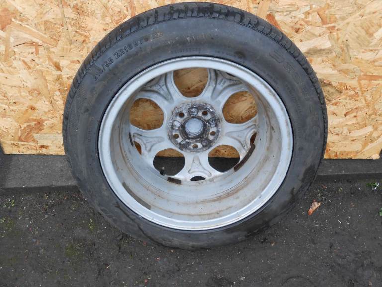 FORD FOCUS 16 inch ALLOY WHEEL AND TYRE.